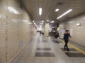 日本橋站轉乘走廊.jpg