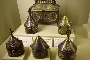 13世紀聖油瓶