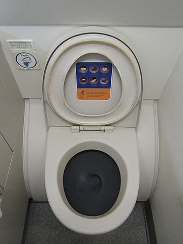 A380 toilet 2014.JPG